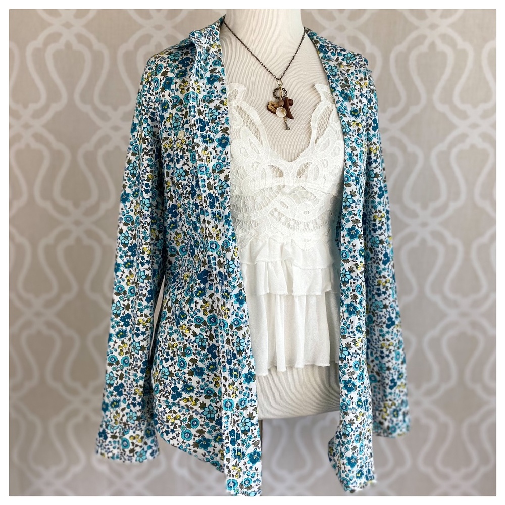Country Little Blue Flowers Button Down Top